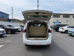 Buick GL8 Land Business Class 652T Luxury - фото 19