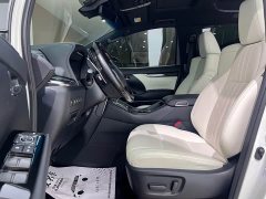 Lexus LM 300h Edition - фото 14