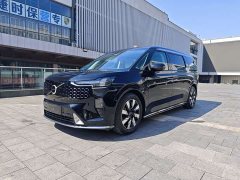 Volvo EM90 Ultra - фото 1