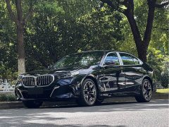 BMW 5 530Li Deluxe Version M - фото 1