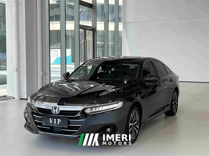 Mercedes-Benz PHEV 2.0L Edition - автомобиль из Китая