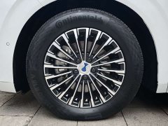 Denza D9 DM-i 970 four-wheel drive flagship - фото 4