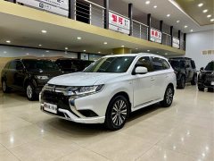 Mitsubishi Outlander 2.0L 2WD Entry-Level 5-Seater - фото 1