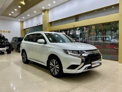 Mitsubishi Outlander 2.0L 2WD Entry-Level 5-Seater - фото 6