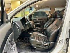 Mitsubishi Outlander 2.0L 2WD Entry-Level 5-Seater - фото 8