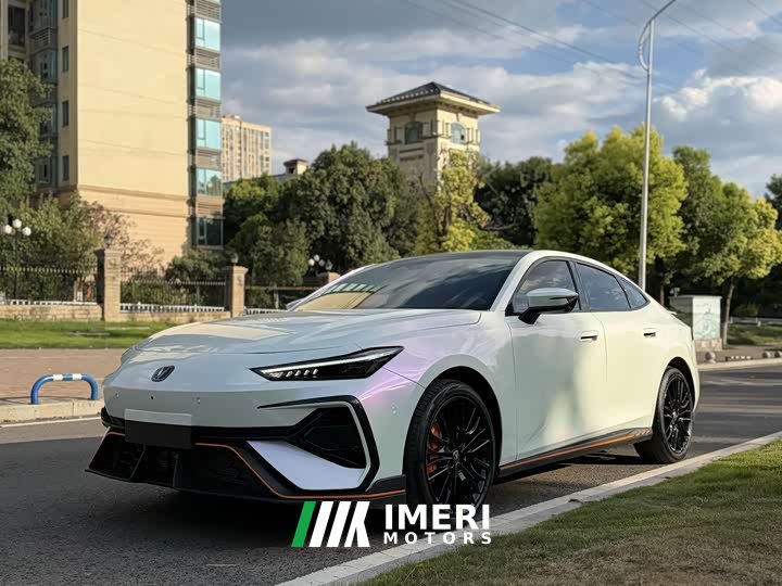 Changan UNI-V 2.0T Version - автомобиль из Китая
