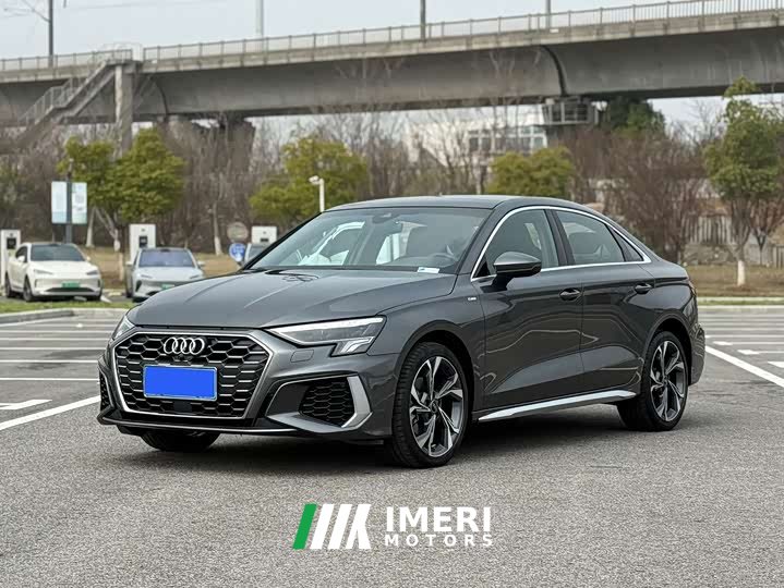 Audi A3 A3L Limousine 35 TFSI Luxury Version - автомобиль из Китая