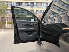 Lynk & Co Haoyue 1.8TD DCT black gold limited edition 7 seats - фото 4