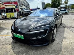 Yangwang U7 PHEV Luxury Edition - фото 1