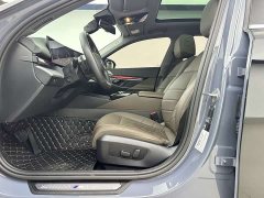 BMW 5 Series 530Li Leading M Sports Package - фото 3