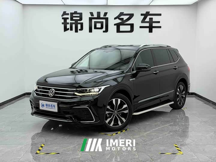 Volkswagen L 330TSI 2WDR-Line Edition