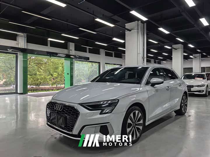 Audi A3 Sportback 35 TFSI Version - автомобиль из Китая