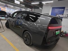 Li Auto MEGA Home Edition - фото 7