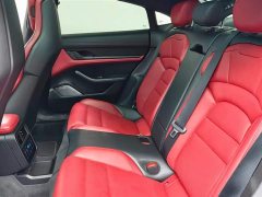 Porsche Taycan - фото 11