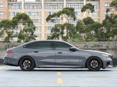BMW 5 Series 530Li M Sport Luxury Package - фото 2