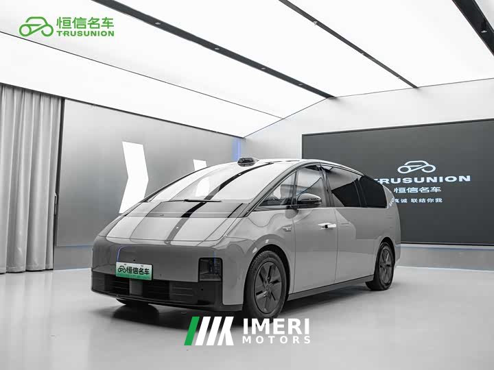 Li Auto MEGA Ultra - автомобиль из Китая