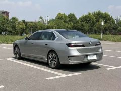 BMW i7 xDrive60L Luxury - фото 3