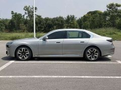 BMW i7 xDrive60L Luxury - фото 4