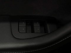 Tesla Model Y Long Range Edition - фото 9