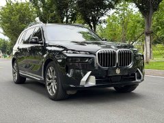 BMW X7 xDrive40i VersionLuxury - фото 3