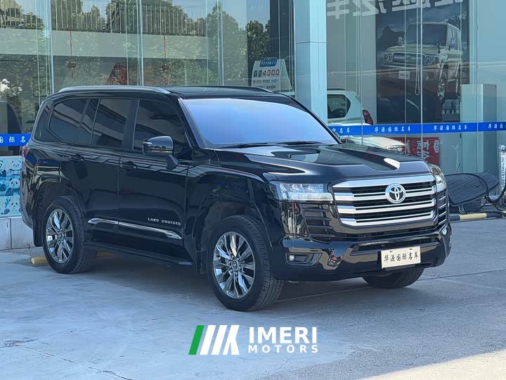 Toyota Land Cruiser (imported) LC300 2023 3.5T Middle East version - автомобиль из Китая