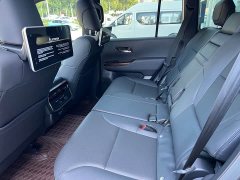 Toyota Land Cruiser (imported) LC300 2023 3.5T Middle East version - фото 6