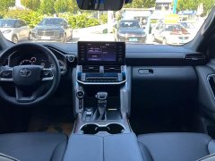 Toyota Land Cruiser (imported) LC300 2023 3.5T Middle East version - фото 8