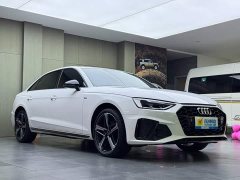 Audi A4L 40 TFSI Luxury Version - фото 3
