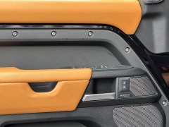 Land Rover 110 5.0T V8 - фото 15