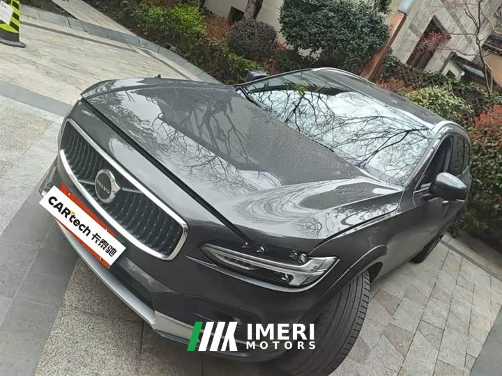 Volvo V90 Cross Country B5 AWD Ultimate - автомобиль из Китая
