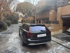 Volvo V90 Cross Country B5 AWD Ultimate - фото 2
