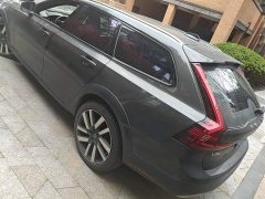 Volvo V90 Cross Country B5 AWD Ultimate - фото 3