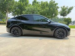 Tesla Model Y Edition - фото 4