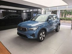 Volvo XC40 B3 Luxury Edition - фото 1