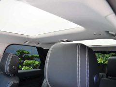 Land Rover 360PS Dynamic SE - фото 10