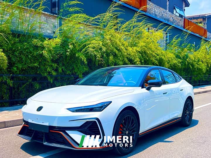 Changan UNI-V 2.0T Version - автомобиль из Китая