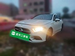 Mercedes-Benz A-Class facelift A 180 L sports sedan - фото 1