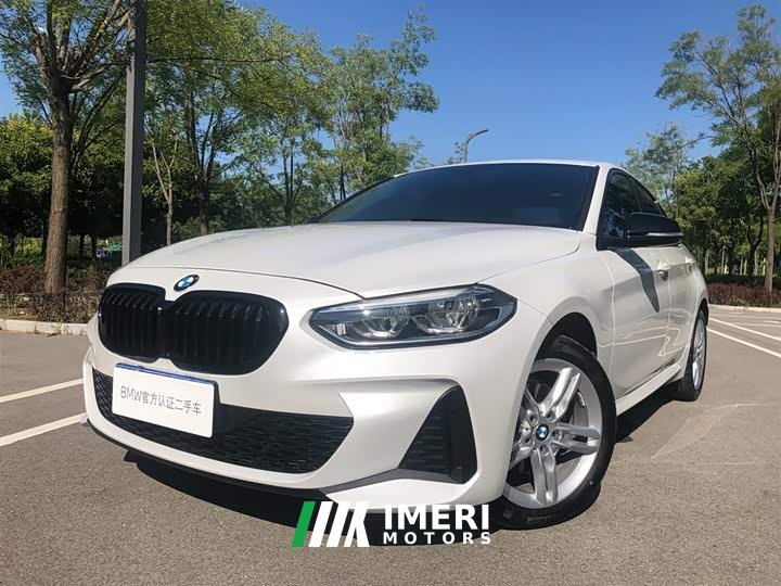 BMW 1 Series 120i M Sports Night Edition - автомобиль из Китая