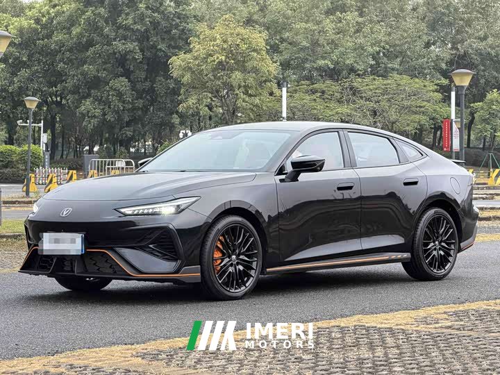 Changan UNI-V 2.0T Version - автомобиль из Китая