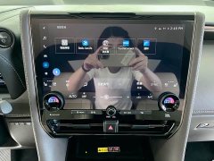 Mercedes-Benz 2.5L Premium Edition - фото 17