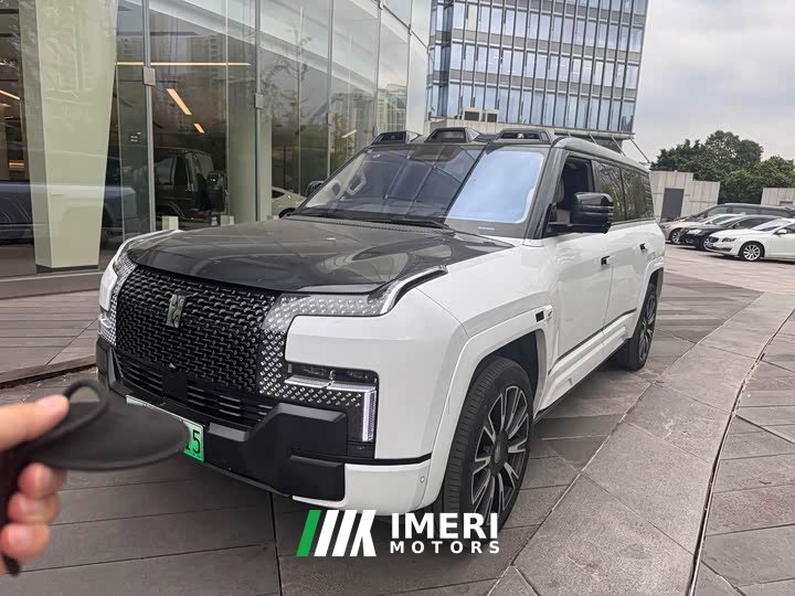 Yangwang U8 L Edition - автомобиль из Китая