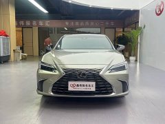 Lexus ES 300h Edition - фото 3