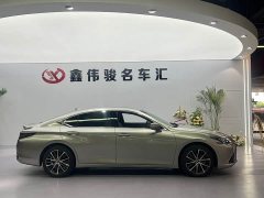 Lexus ES 300h Edition - фото 5