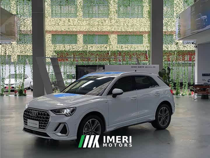 Audi Q3 40 TFSI Fashionable and Dynamic - автомобиль из Китая