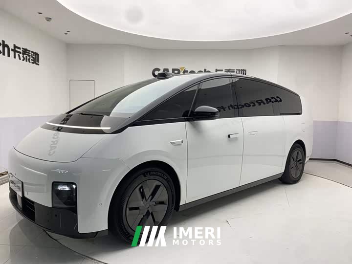 Li Auto MEGA Ultra