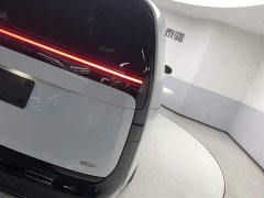 Li Auto MEGA Ultra - фото 10
