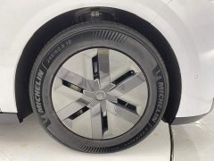 Li Auto MEGA Ultra - фото 11