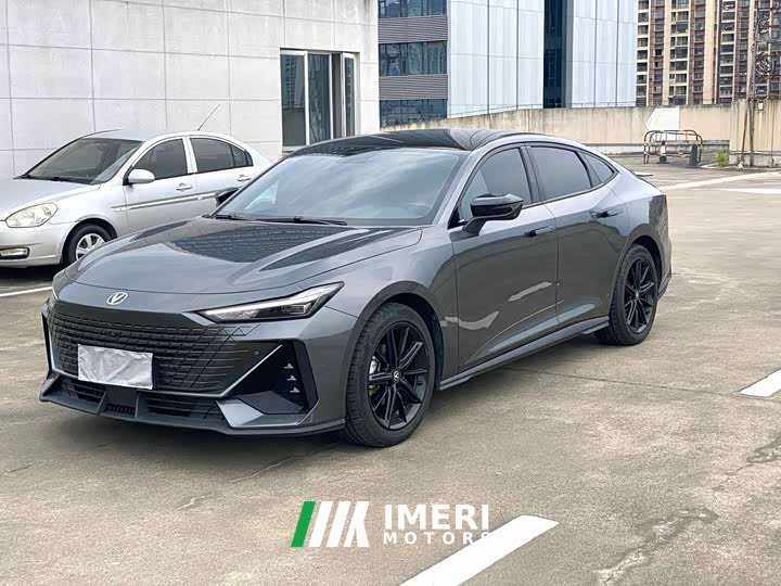 Changan UNI-V 1.5T Premium Version - автомобиль из Китая