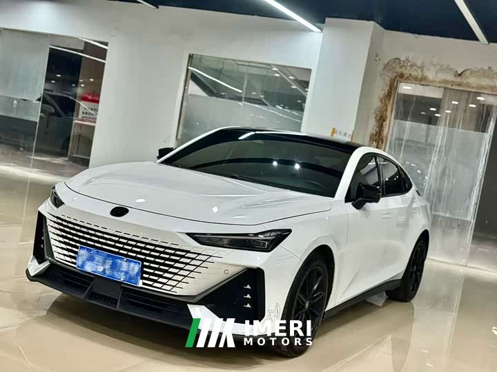 Changan UNI-V 1.5T Premium Version - автомобиль из Китая