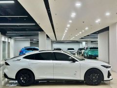 Changan UNI-V 1.5T Premium Version - фото 3